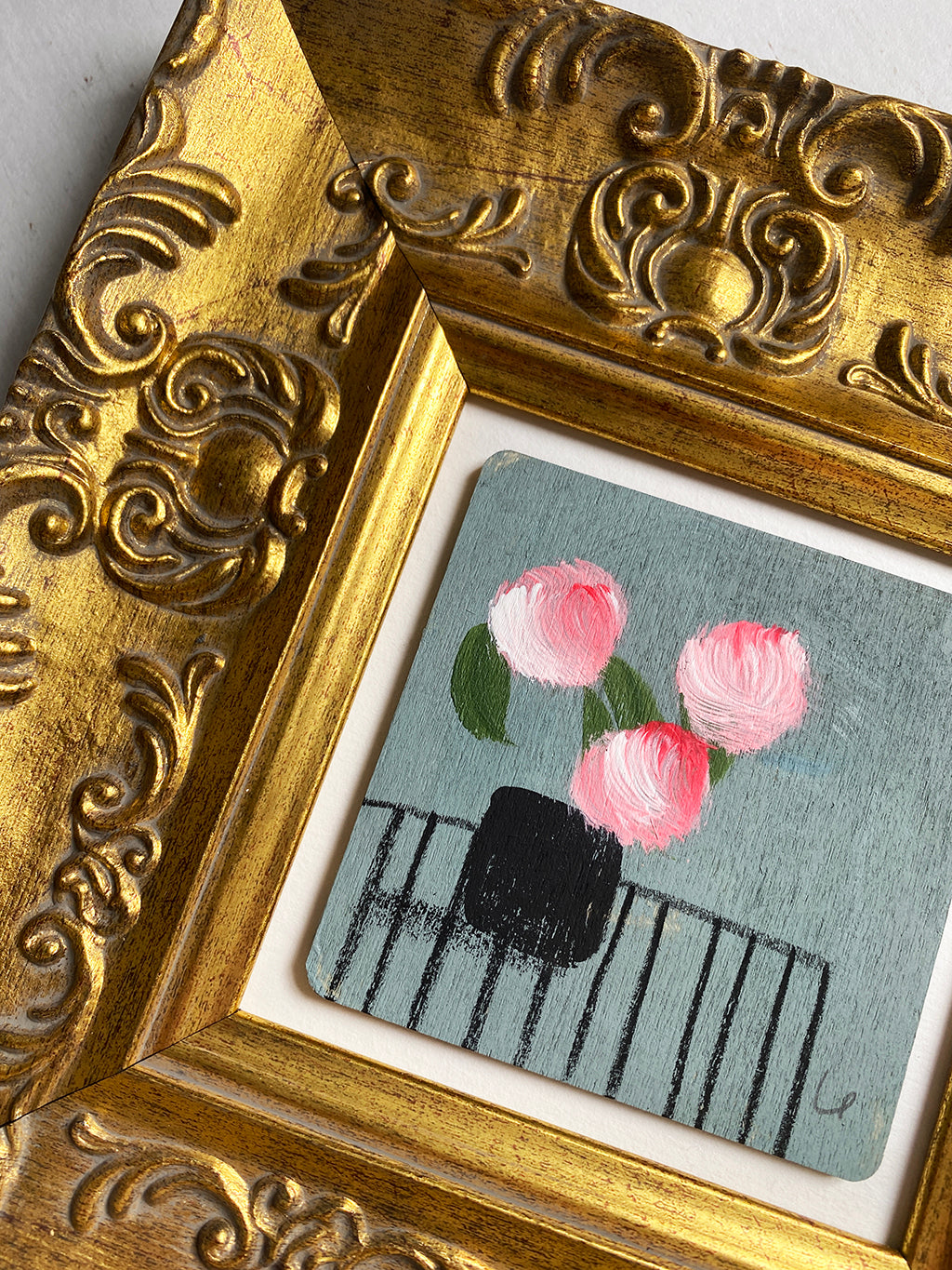 Table With 11 Stripes And Pink Blooms